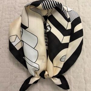 Daks scarf